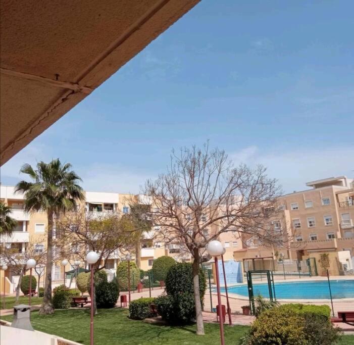 Apartamento Zona Playa En Roquetas Cerca De Bares Restaurantes Y Centro Comercial Roquetas de Mar Exterior foto